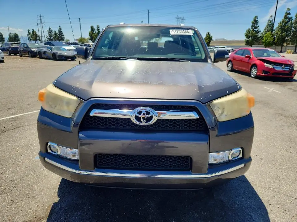 2010 TOYOTA 4RUNNER SR5  