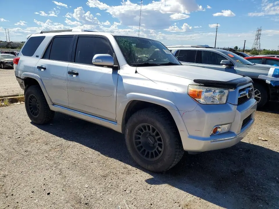 2010 TOYOTA 4RUNNER SR5  