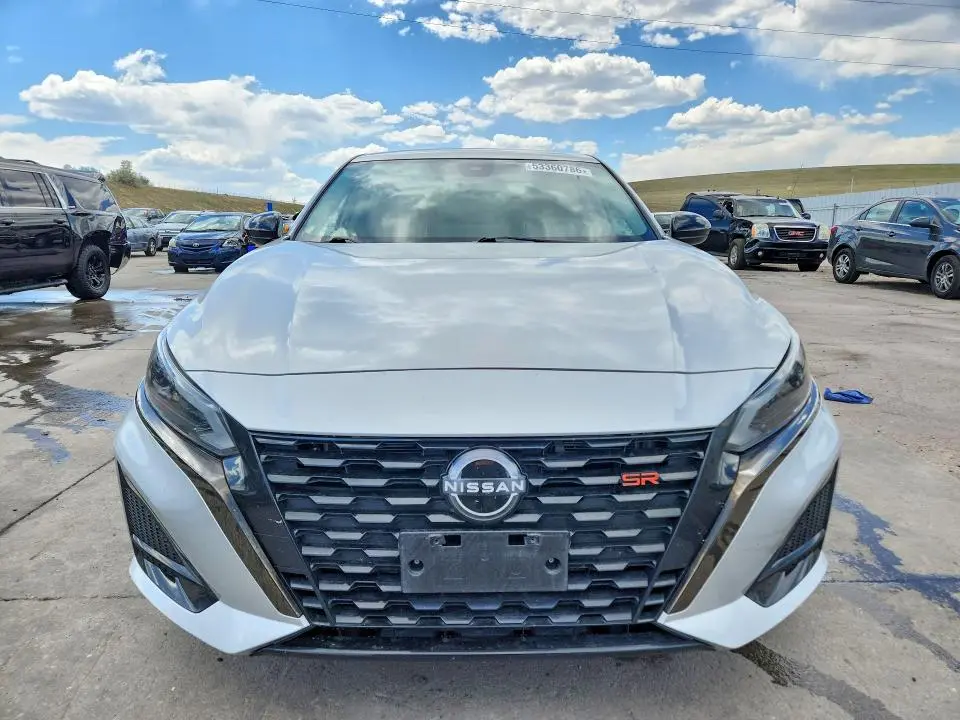 2023 NISSAN ALTIMA SR  