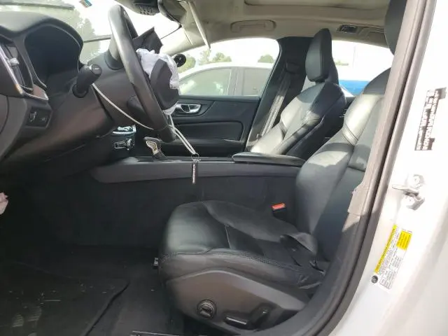 2020 VOLVO S60 T5 MOMENTUM  