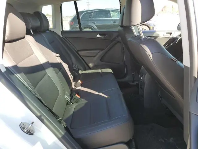 2016 VOLKSWAGEN TIGUAN S  