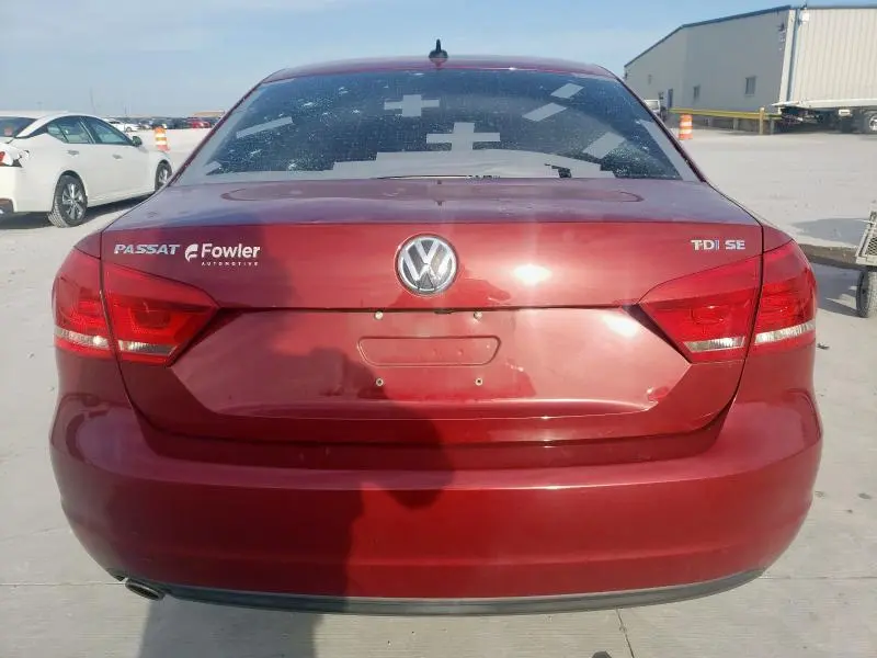 2015 VOLKSWAGEN PASSAT SE  