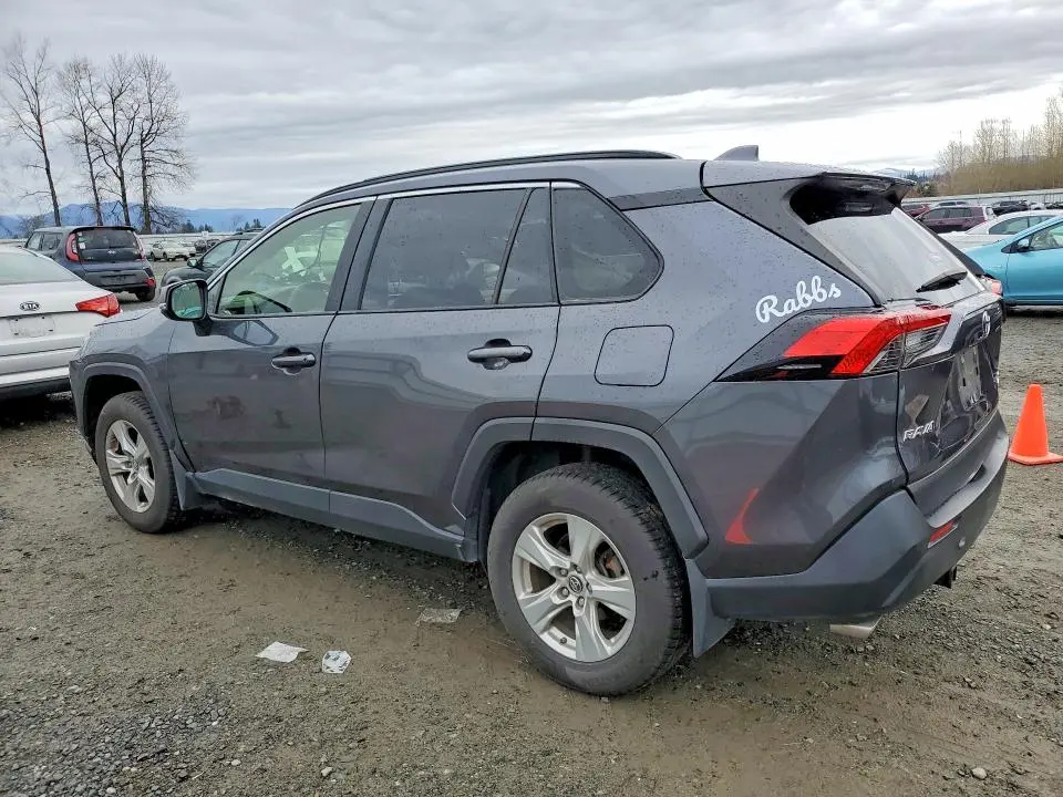2019 TOYOTA RAV4 XLE  