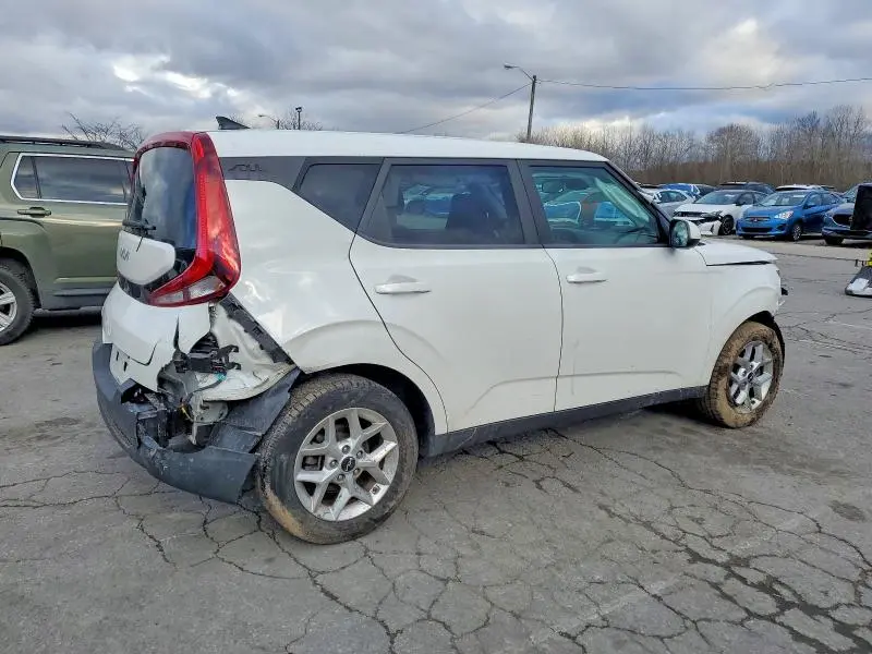 2022 KIA SOUL LX  