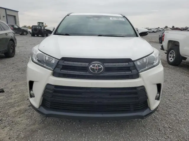 2017 TOYOTA HIGHLANDER SE  