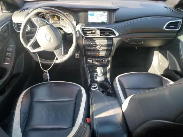 2018 INFINITI QX30 BASE  