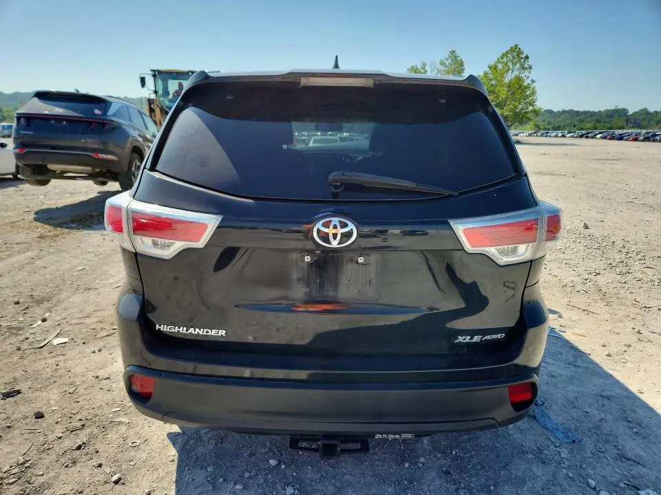 2015 TOYOTA HIGHLANDER XLE  