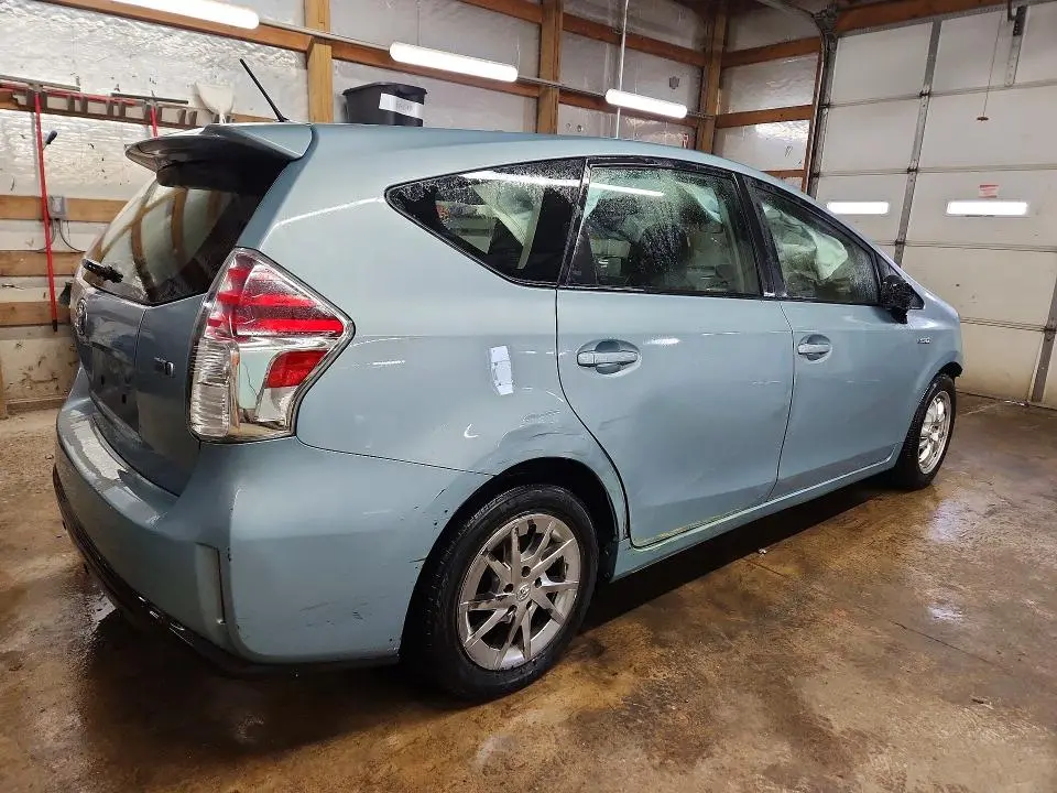 2015 TOYOTA PRIUS V   