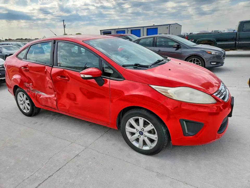 2013 FORD FIESTA SE  