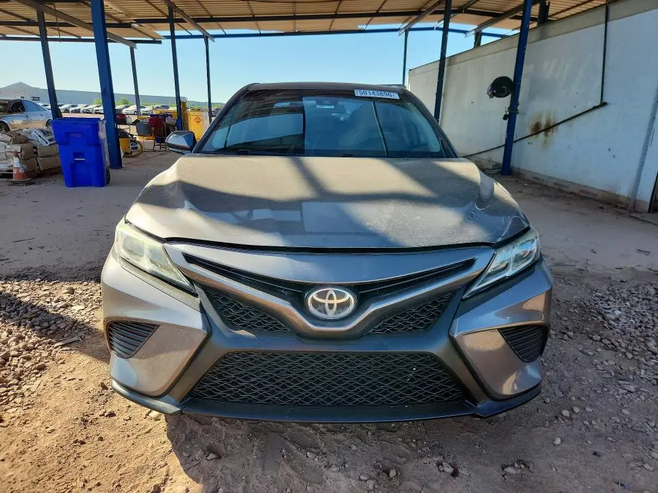 2018 TOYOTA CAMRY SE  