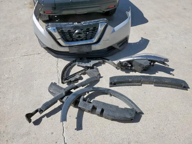 2020 NISSAN KICKS SV  