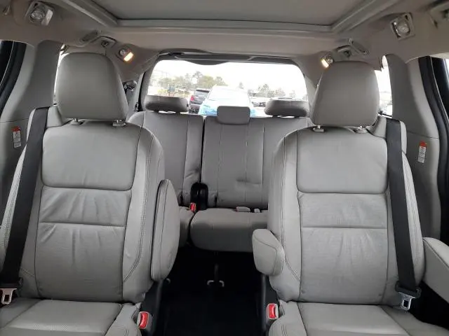2015 TOYOTA SIENNA XLE  