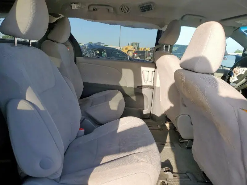 2015 TOYOTA SIENNA   