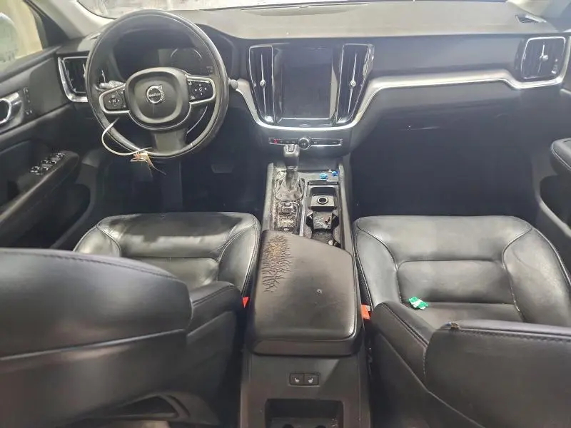 2019 VOLVO S60 T6 MOMENTUM  