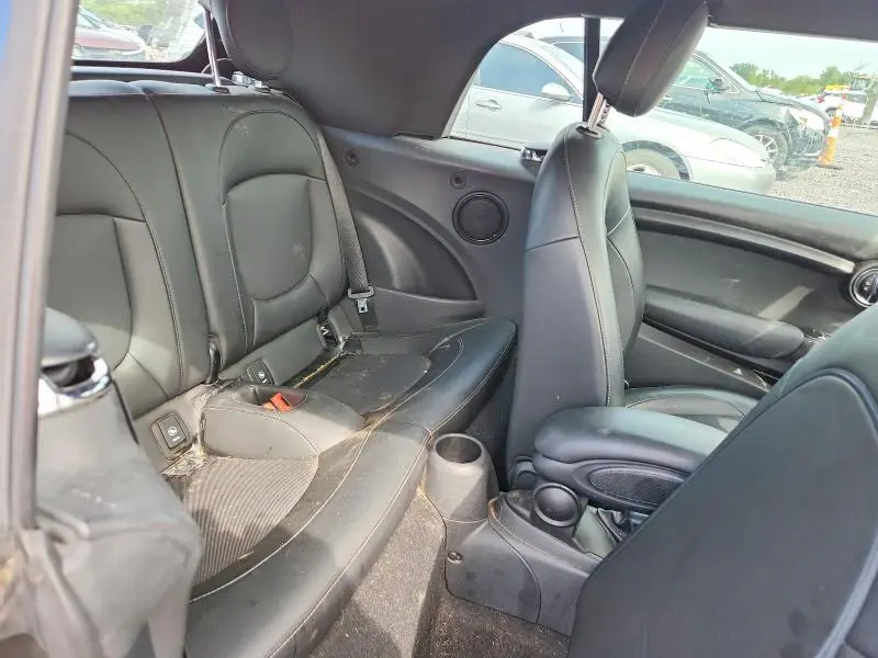 2019 MINI COOPER   