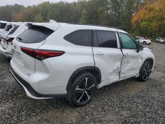2022 TOYOTA HIGHLANDER XSE  