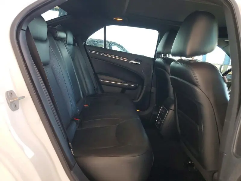 2011 CHRYSLER 300C   