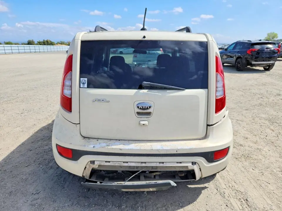 2013 KIA SOUL +  