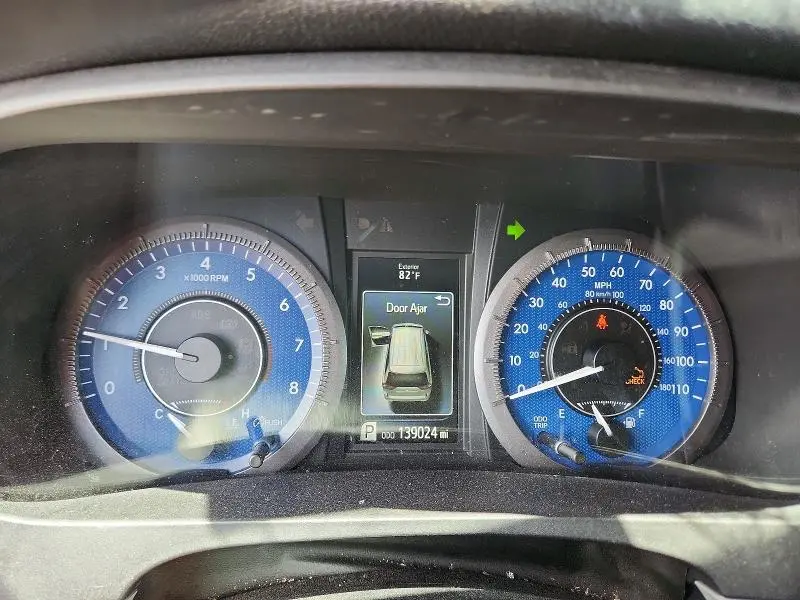 2020 TOYOTA SIENNA LE  