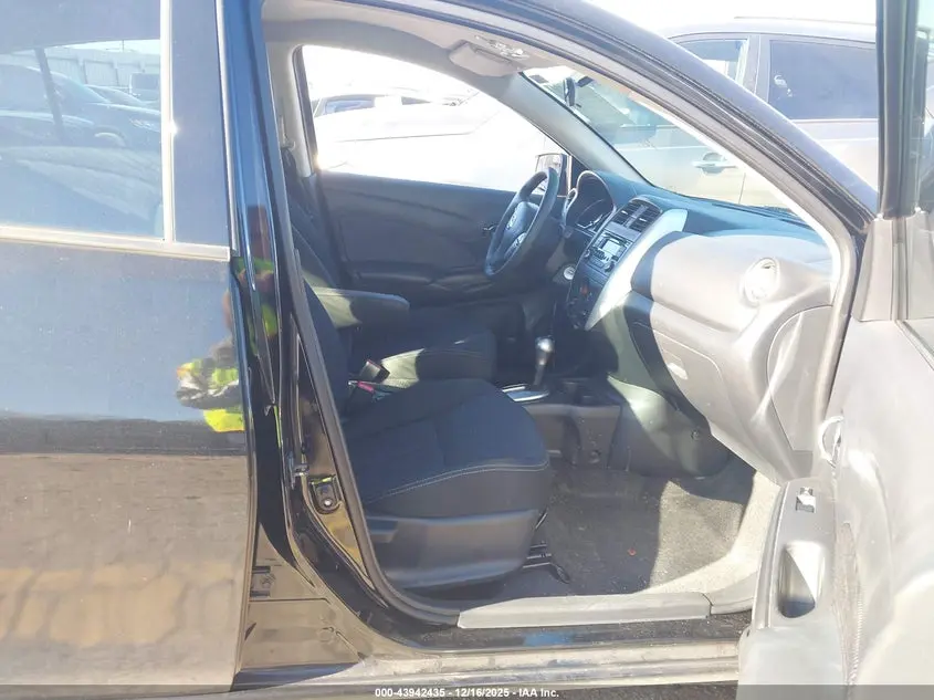 2016 NISSAN VERSA 1.6 SV