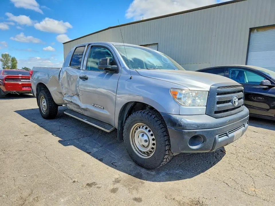 2011 TOYOTA TUNDRA DOUBLE CAB SR5  