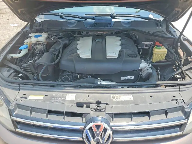 2011 VOLKSWAGEN TOUAREG V6 TDI  