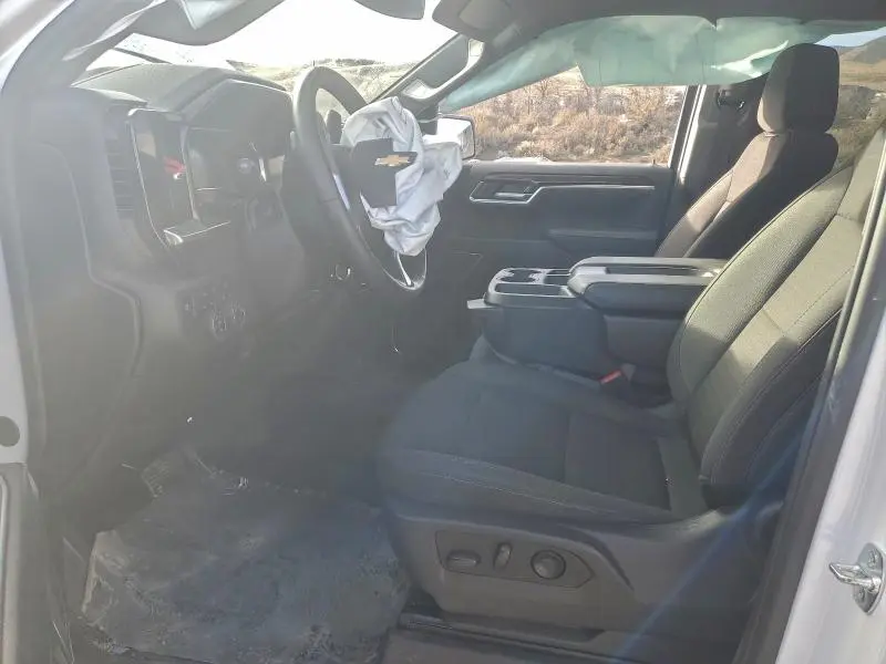 2025 CHEVROLET SILVERADO K1500 LT  