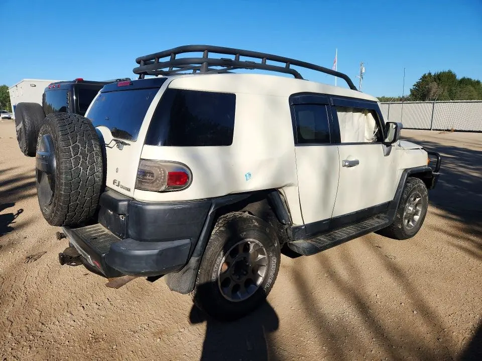 2011 TOYOTA FJ CRUISER BASE  