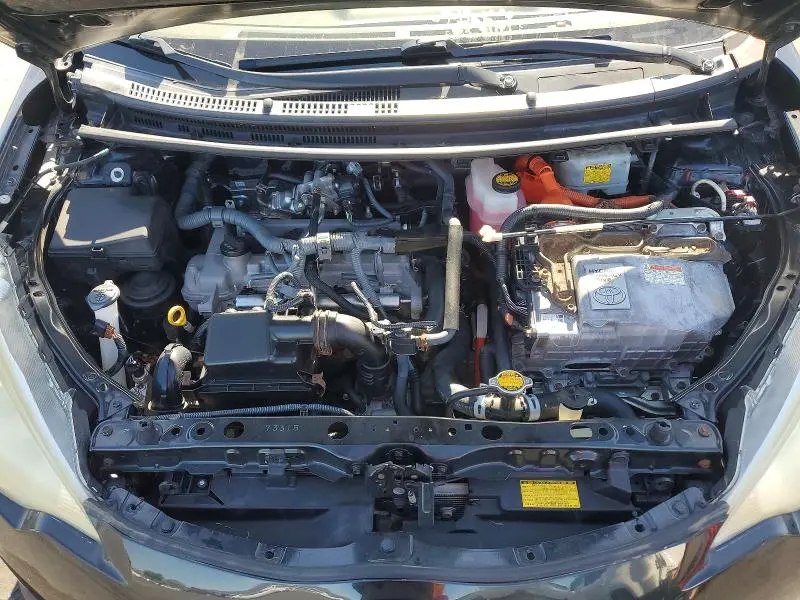 2013 TOYOTA PRIUS C TWO  