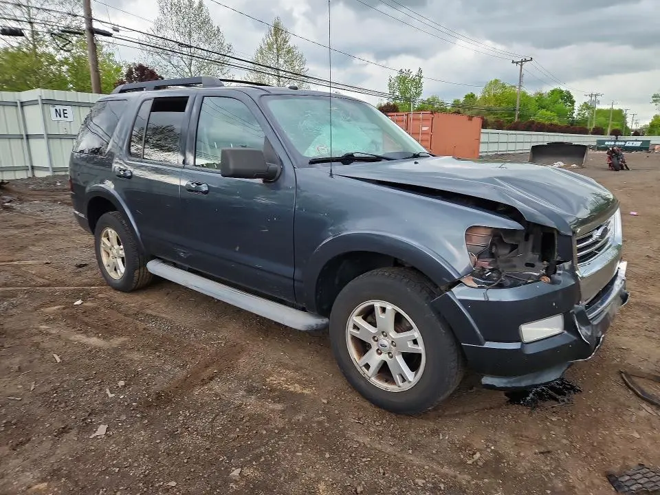 2010 FORD EXPLORER XLT  