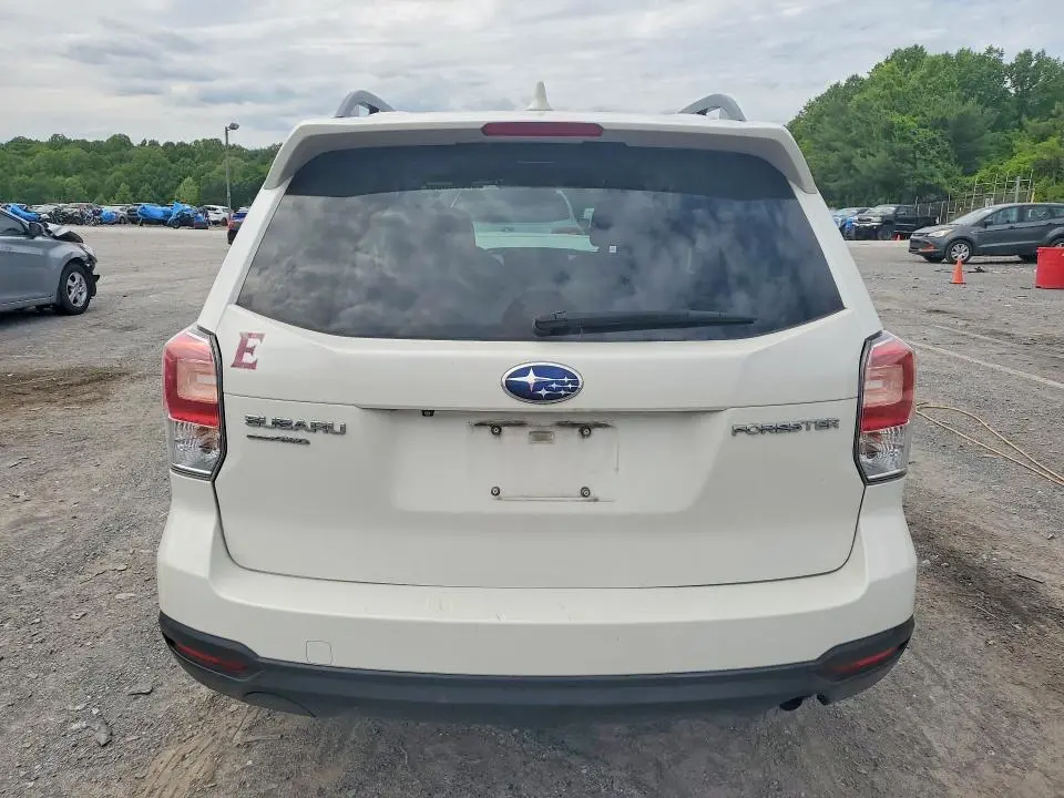 2018 SUBARU FORESTER   