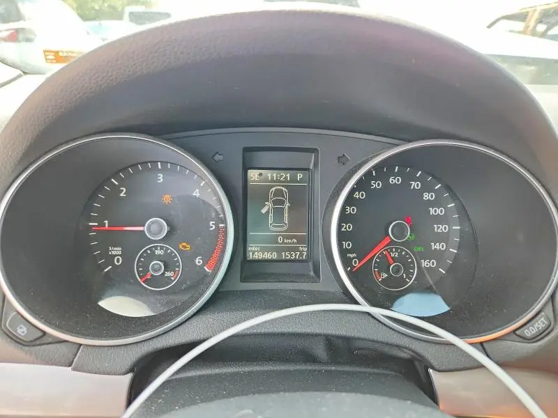 2011 VOLKSWAGEN GOLF   
