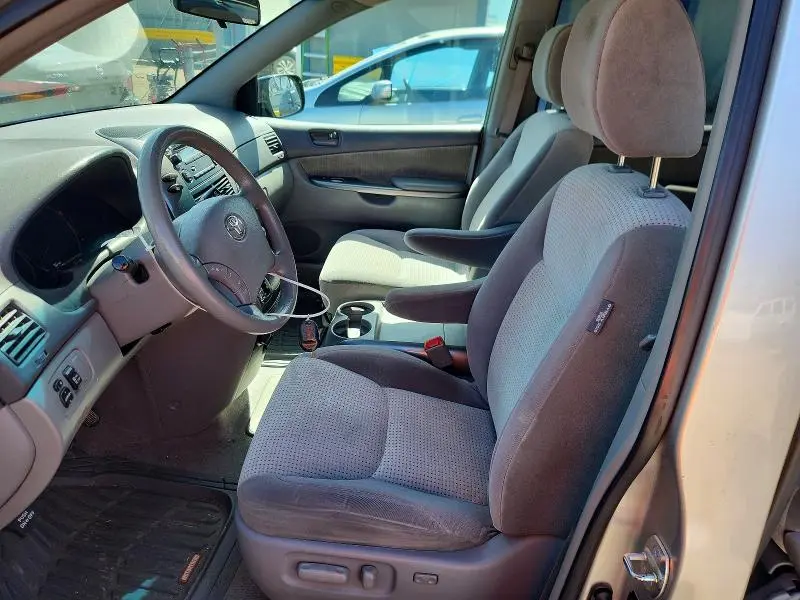 2010 TOYOTA SIENNA LE 7-PASSENGER  