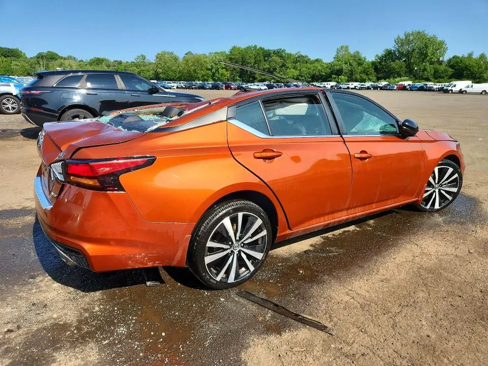 2019 NISSAN ALTIMA SR  