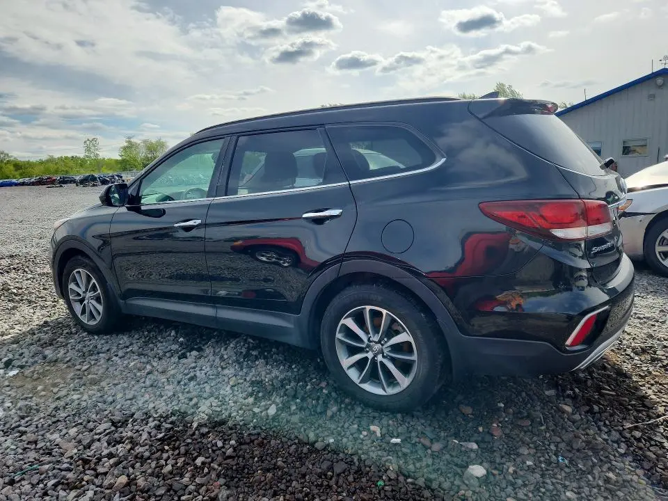 2018 HYUNDAI SANTA FE SE  