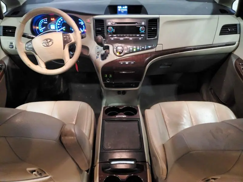 2012 TOYOTA SIENNA XLE  