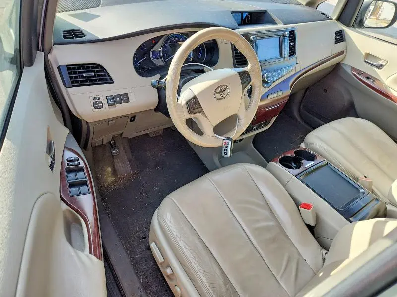 2011 TOYOTA SIENNA XLE 8-PASSENGER  