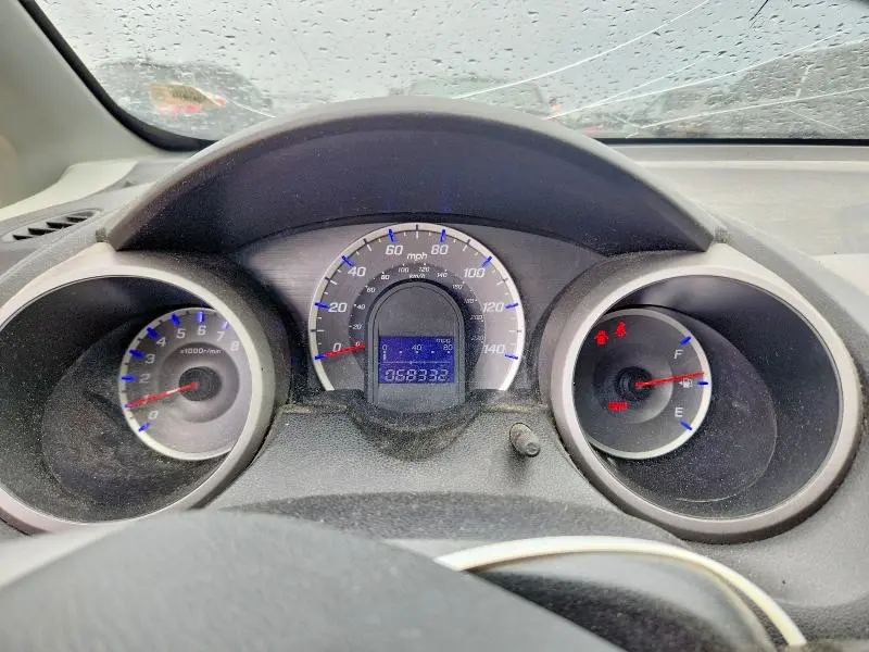 2010 HONDA FIT   