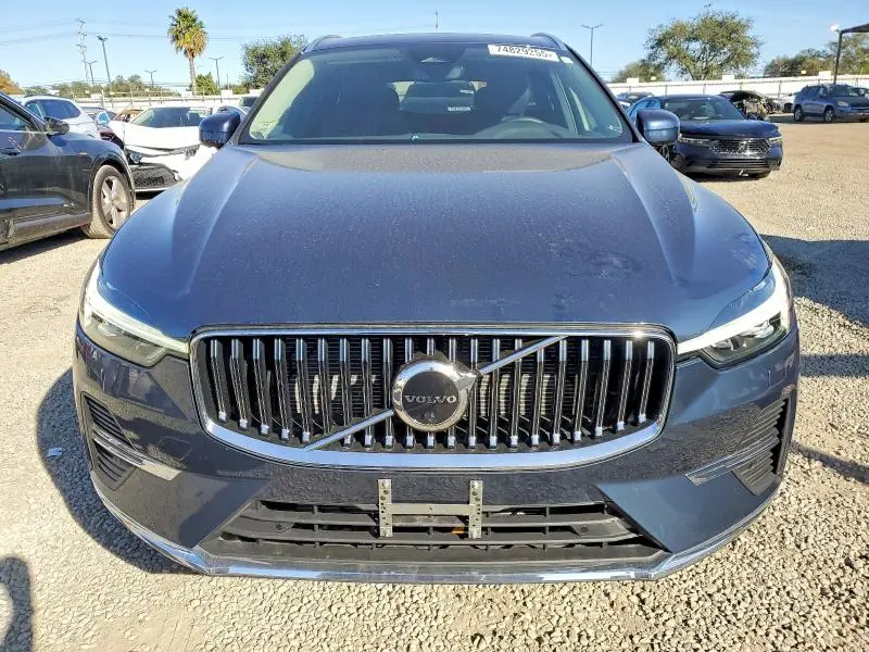 2023 VOLVO XC60 PLUS  