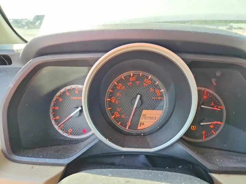 2010 TOYOTA 4RUNNER SR5  