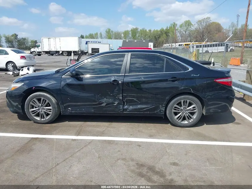 2016 TOYOTA CAMRY SE