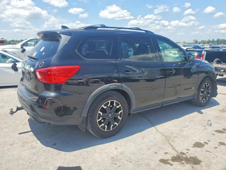 2019 NISSAN PATHFINDER SL  