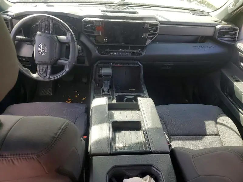 2025 TOYOTA TUNDRA SR  