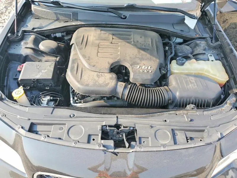 2016 CHRYSLER 300C   