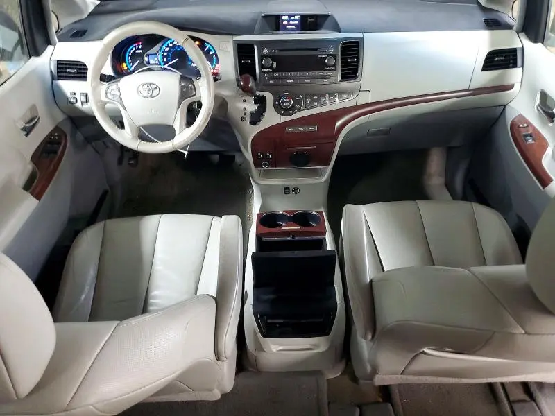 2013 TOYOTA SIENNA XLE 8-PASSENGER  