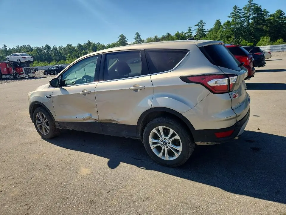 2017 FORD ESCAPE SE  