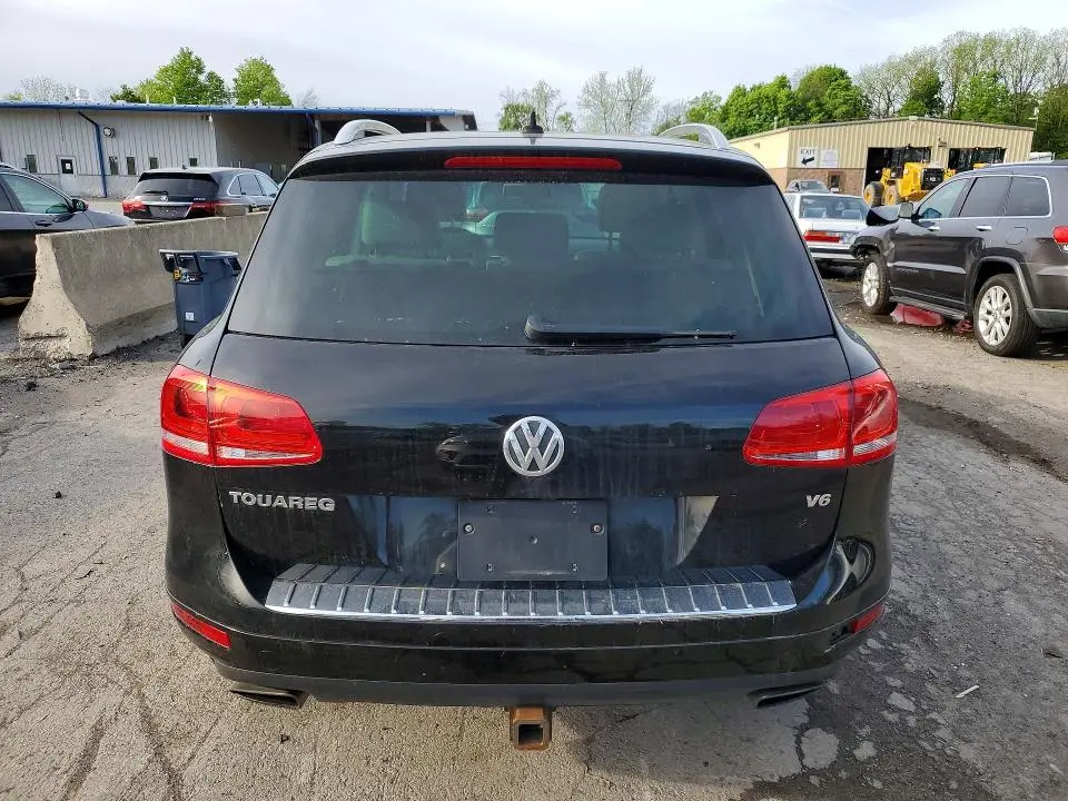 2013 VOLKSWAGEN TOUAREG V6  