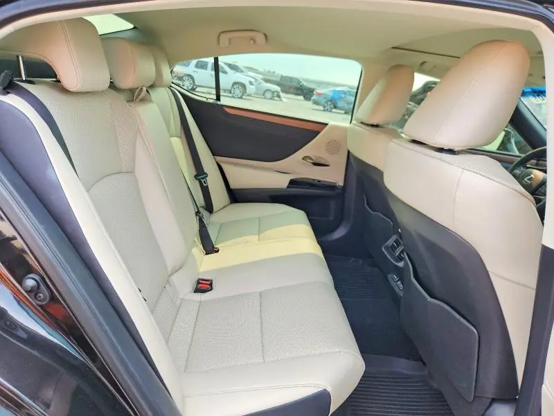 2025 LEXUS ES 300H BASE  