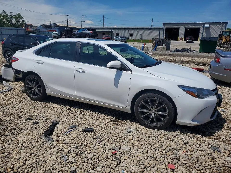 2017 TOYOTA CAMRY XSE  