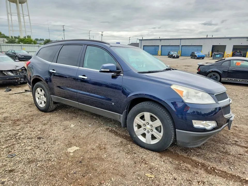 2010 CHEVROLET TRAVERSE LT  